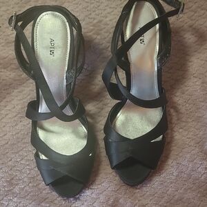 Apt. 9 Women's Black Strappy Heels